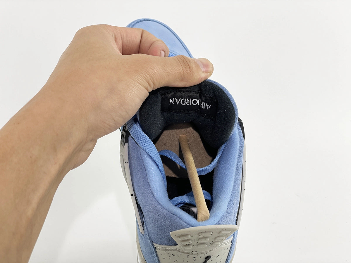 JORDAN 4 RETRO UNIVERSITY BLUE